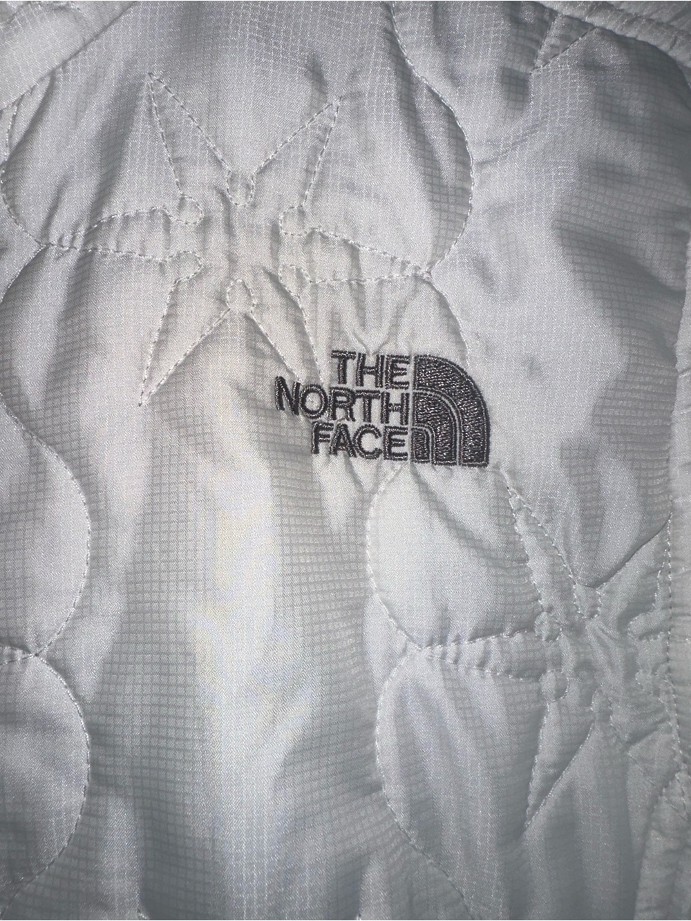 The North Face Women's White Quilted Star-Pattern Jacket Size Medium - Picture 4 of 13